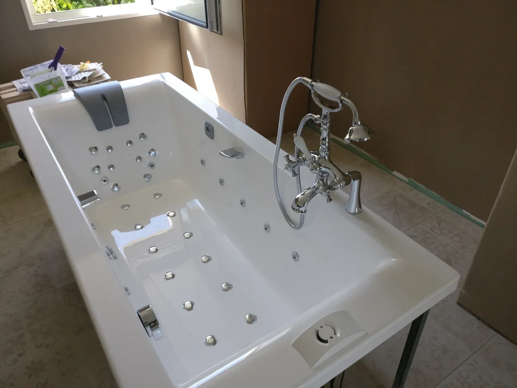 Réalisation plomberie, Nouvelles Énergies Services, Entreprise d’Energie Renouvelable à Fontenay-le-Comte